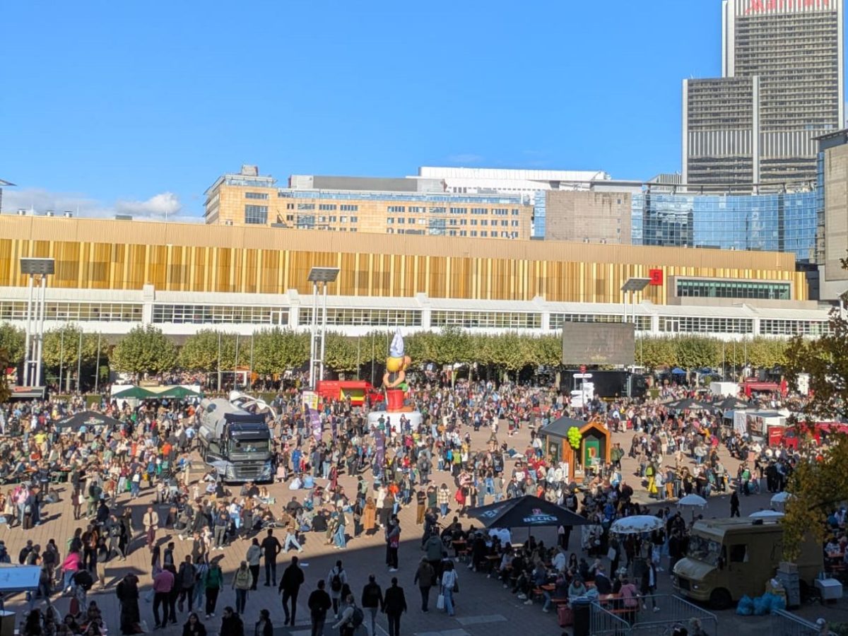 Der Hype rund um Liebesgeschichten in Pastell und Schwarz: Wie junge Romance-Fans die Buchbranche&nbsp;retten